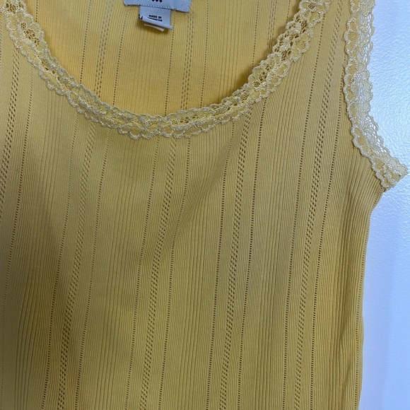 Banana Republic Yellow Frilled Tank | $5 with Purchase!| Size XL - Picture 2 of 6